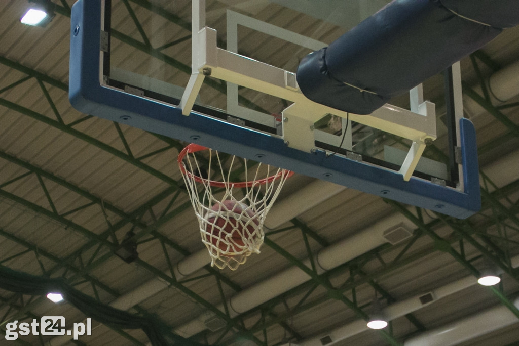 KOCIEWSKIE DIABŁY POKONAŁY ZNICZ BASKET PRUSZKÓW