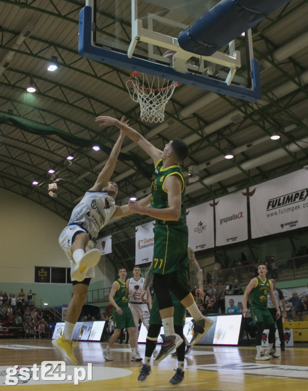 KOCIEWSKIE DIABŁY POKONAŁY ZNICZ BASKET PRUSZKÓW