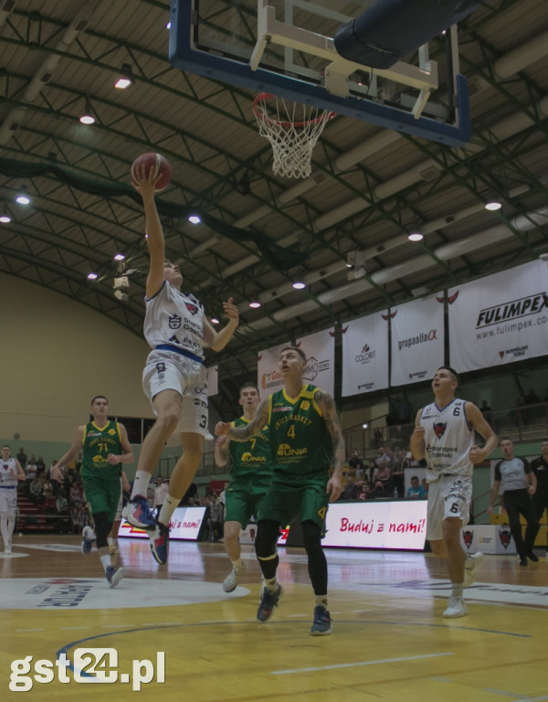 KOCIEWSKIE DIABŁY POKONAŁY ZNICZ BASKET PRUSZKÓW