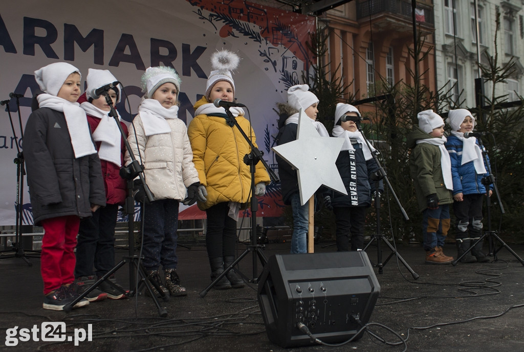 ŚWIĄTECZNIE NA STAROGARDZKIM RYNKU