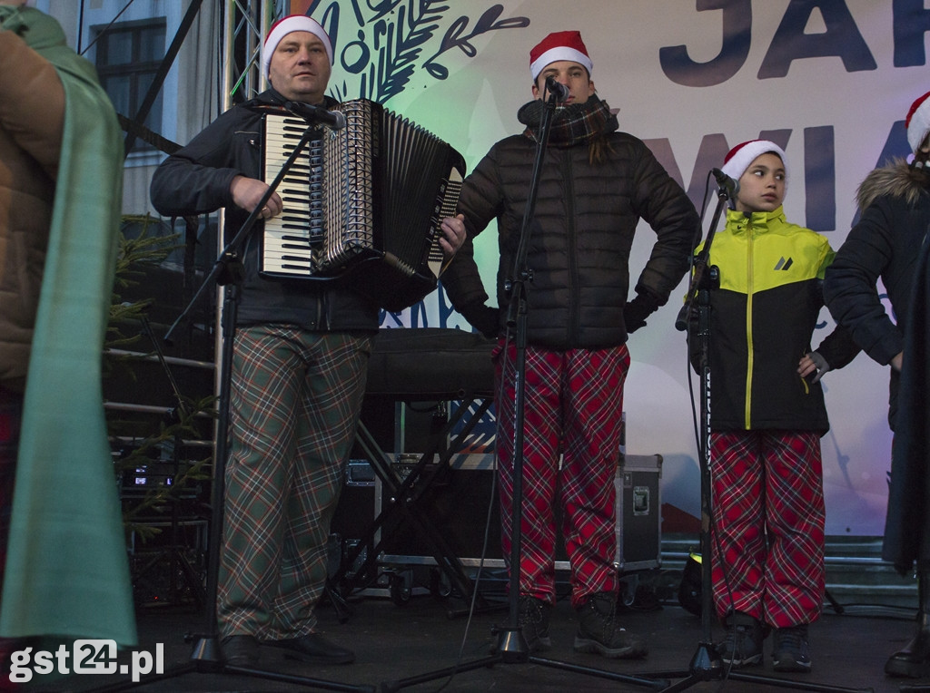 ŚWIĄTECZNIE NA STAROGARDZKIM RYNKU