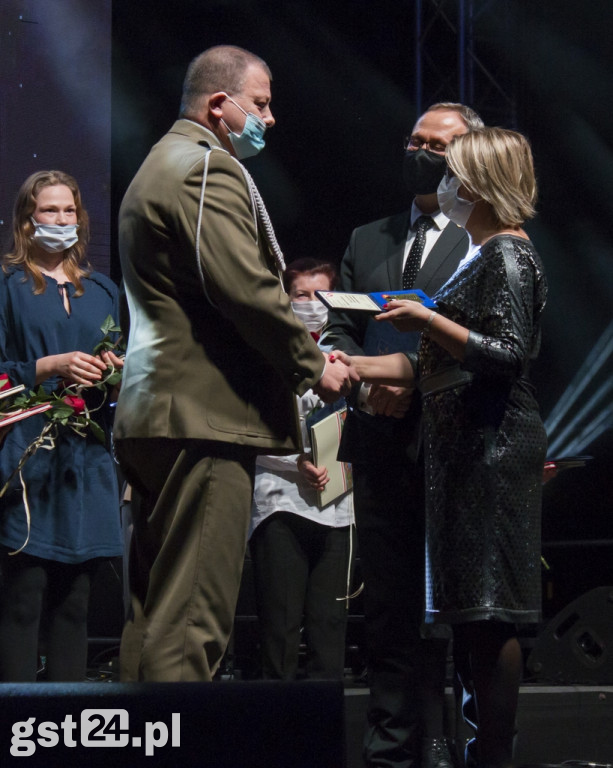 WRĘCZENIE MEDALI ZA ZASŁUGI DLA MIASTA