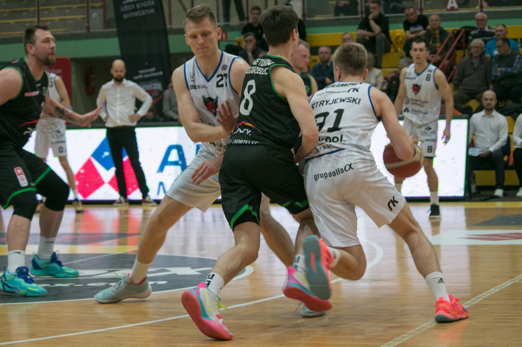 Trwa walka koszykarzy SKS-u o rozgrywki w play-off