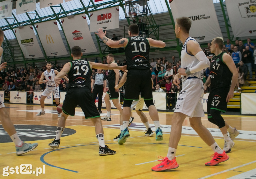 Trwa walka koszykarzy SKS-u o rozgrywki w play-off