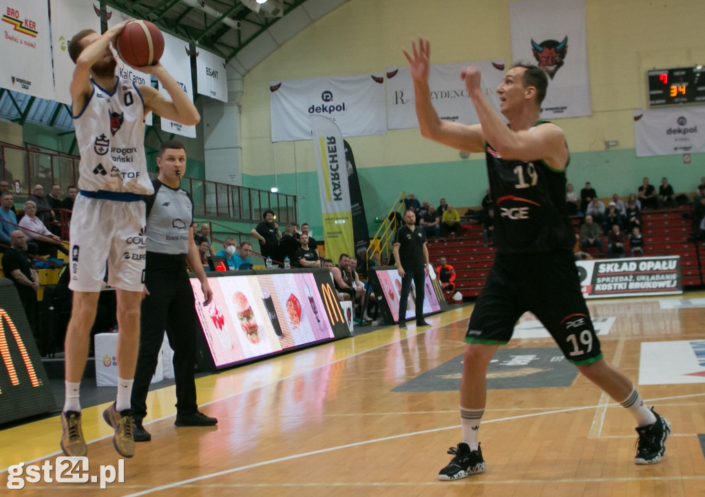 Trwa walka koszykarzy SKS-u o rozgrywki w play-off