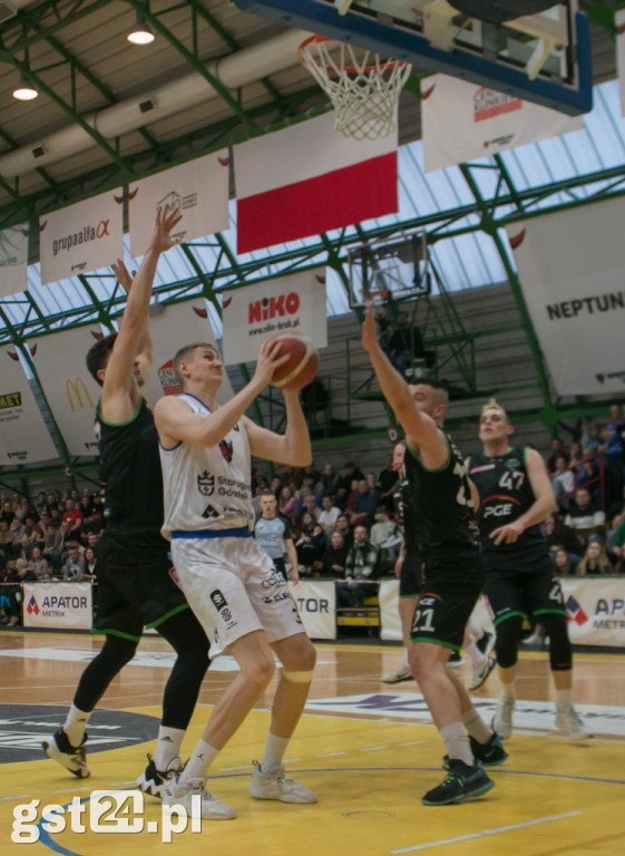 Trwa walka koszykarzy SKS-u o rozgrywki w play-off