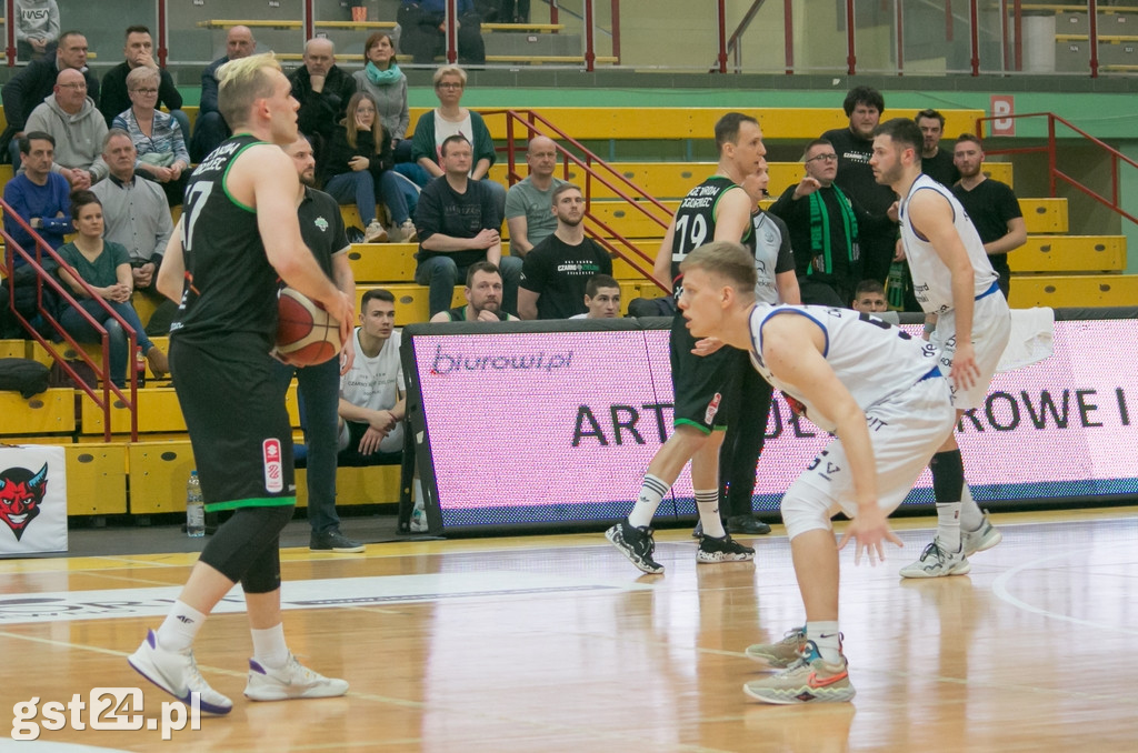 Trwa walka koszykarzy SKS-u o rozgrywki w play-off