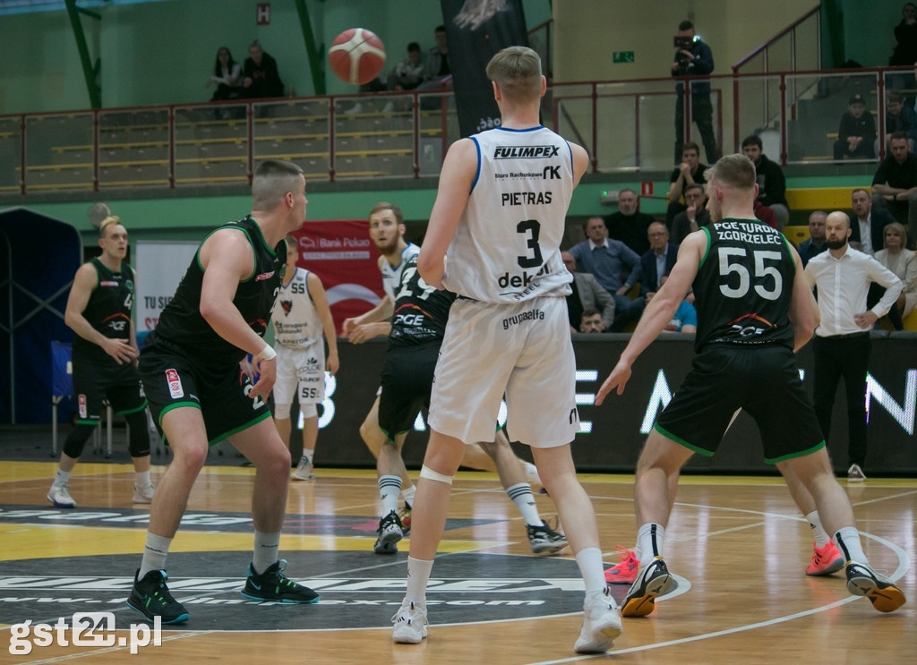 Trwa walka koszykarzy SKS-u o rozgrywki w play-off