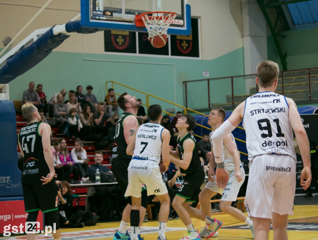 Trwa walka koszykarzy SKS-u o rozgrywki w play-off