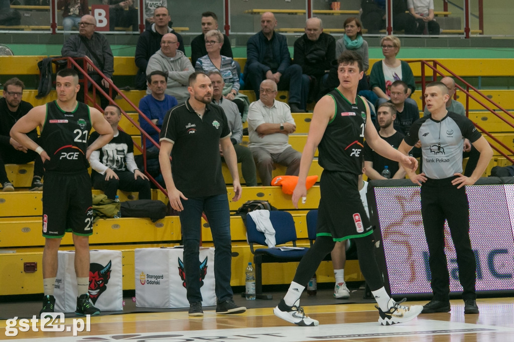 Trwa walka koszykarzy SKS-u o rozgrywki w play-off