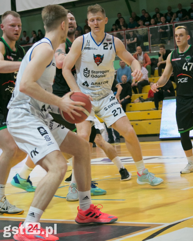 Trwa walka koszykarzy SKS-u o rozgrywki w play-off