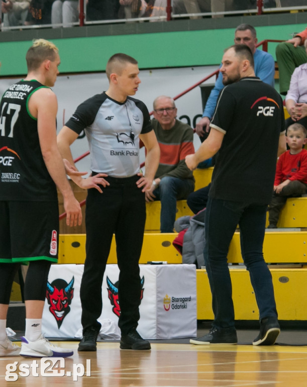 Trwa walka koszykarzy SKS-u o rozgrywki w play-off