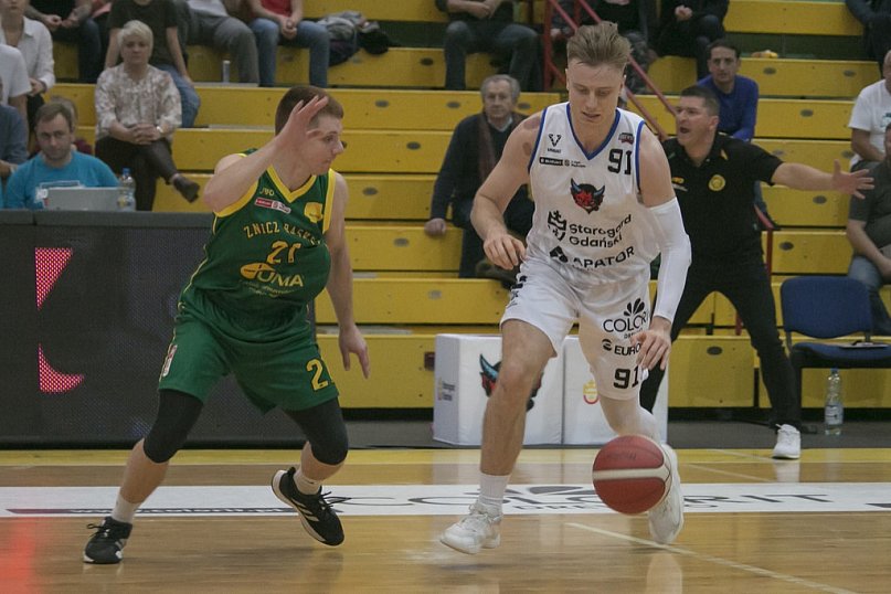 KOCIEWSKIE DIABŁY POKONAŁY ZNICZ BASKET PRUSZKÓW