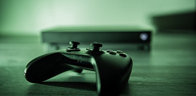 Którą konsole gamingową wybrać na świąteczny prezent? Xbox Series X, Xbox Series S