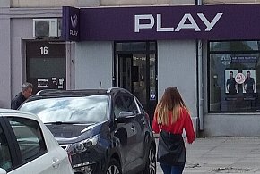 Play na celowniku UOKiK. Chodzi o pieniądze ściągane z kont klientów-10863