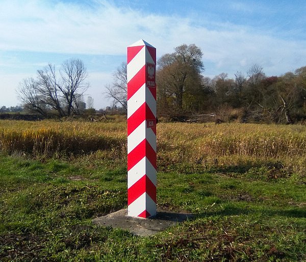 Nie każdy przejedzie bez zatrzymania. Wracają kontrole na granicach Polski-10902