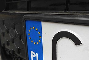 Rejestracja auta przez internet i koniec z przynoszeniem tablic. Rząd przyjął...-10918