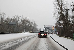 Poważne zagrożenie na drogach. Kierowcy często o tym zapominają-11969