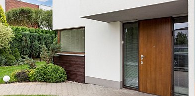 Na co zwrócić uwagę wybierając drzwi wejściowe?