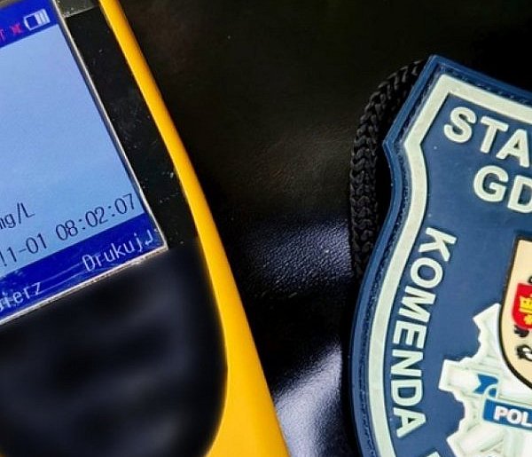 Nietrzeźwy kierowca zatrzymany z narkotykami-11606