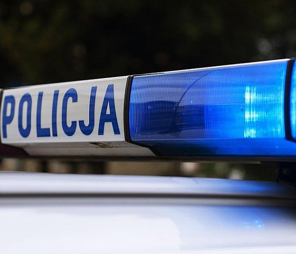 Zostawił po sobie tylko nagranie z monitoringu. Policja prosi o pomoc