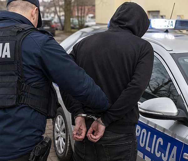 Groził przechodniowi tłuczkiem do mięsa
